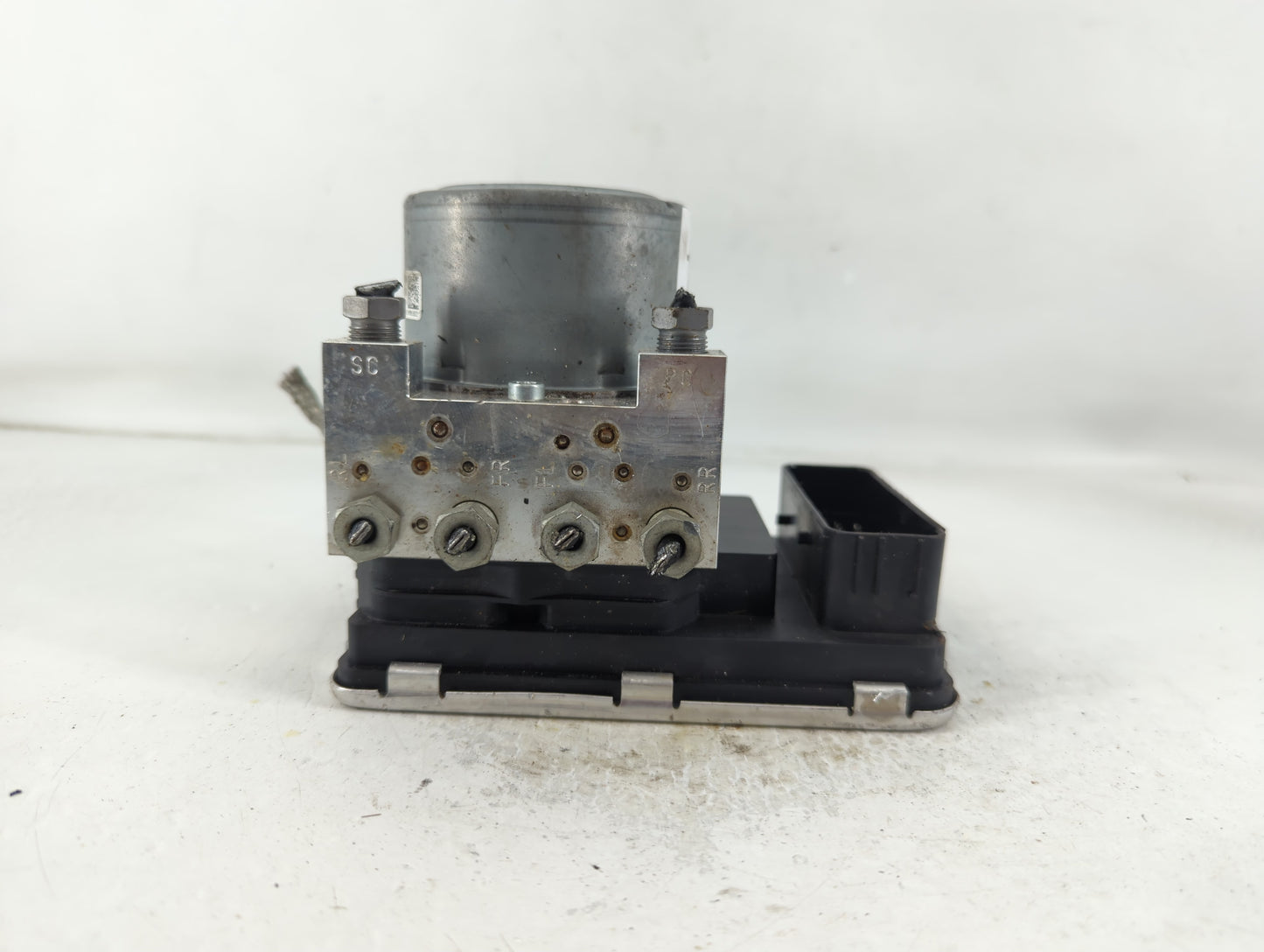 2022 Volvo Xc90 ABS Pump Control Module Replacement P/N:P31680101 Fits OEM Used Auto Parts - Oemusedautoparts1.com