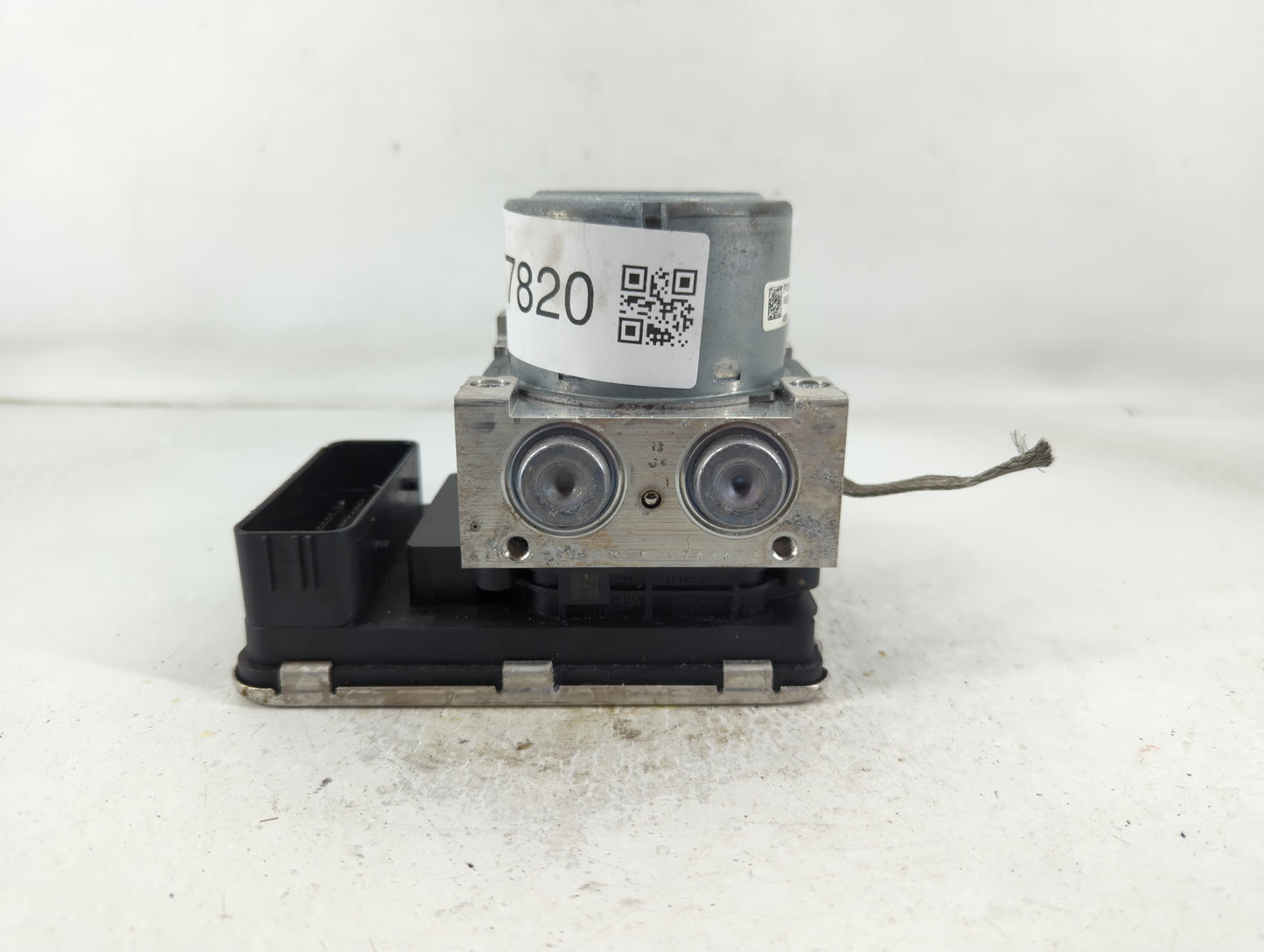 2022 Volvo Xc90 ABS Pump Control Module Replacement P/N:P31680101 Fits OEM Used Auto Parts - Oemusedautoparts1.com