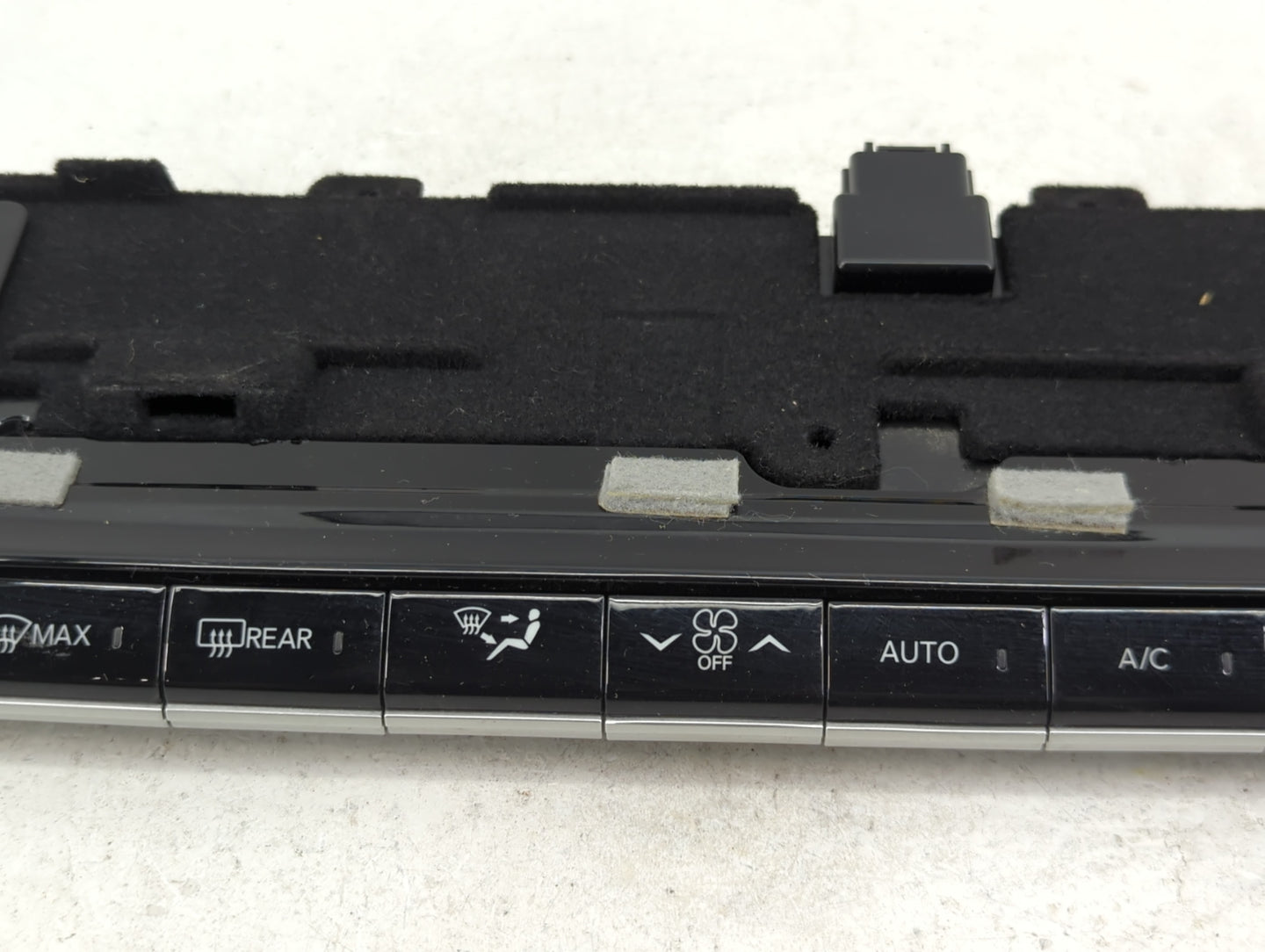 2022 Wagoneer Wagoneer Climate Control Module Temperature AC/Heater Replacement P/N:P68423822AG Fits OEM Used Auto Parts - O