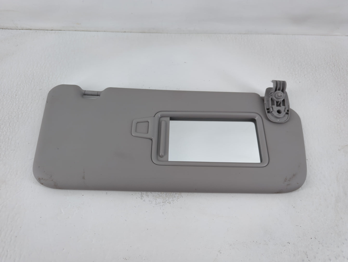 2022 Hyundai Kona Sun Visor Shade Replacement Passenger Right Mirror Fits OEM Used Auto Parts - Oemusedautoparts1.com