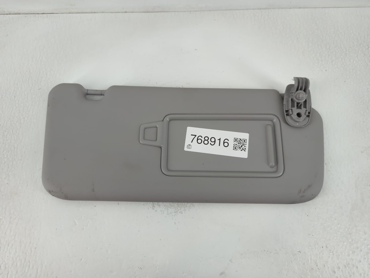 2022 Hyundai Kona Sun Visor Shade Replacement Passenger Right Mirror Fits OEM Used Auto Parts - Oemusedautoparts1.com
