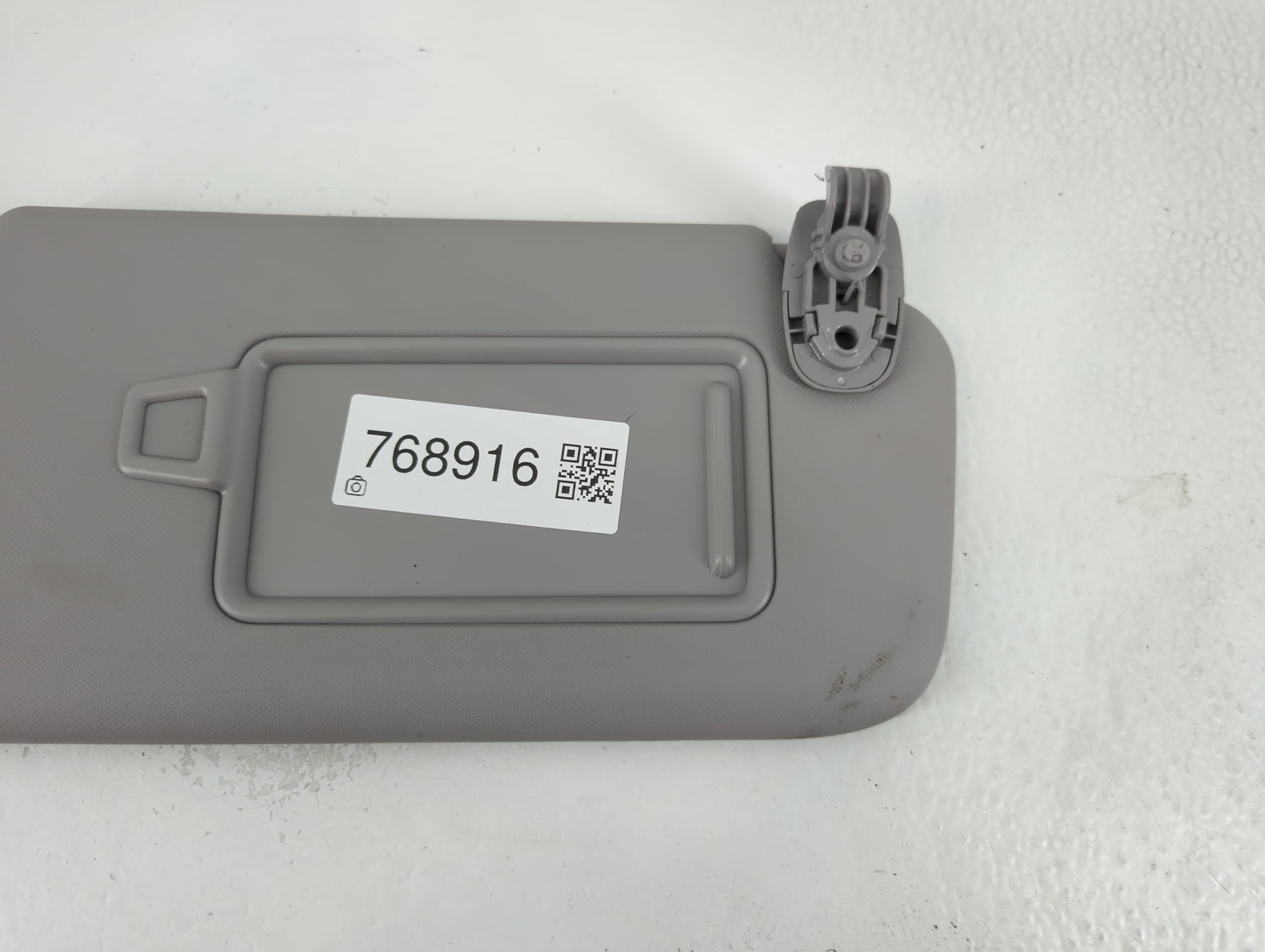 2022 Hyundai Kona Sun Visor Shade Replacement Passenger Right Mirror Fits OEM Used Auto Parts - Oemusedautoparts1.com