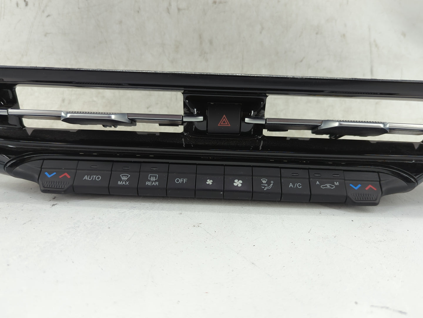 2023 Aftermarket Hornet Climate Control Module Temperature AC/Heater Replacement P/N:12449-000 Fits OEM Used Auto Parts - Oe
