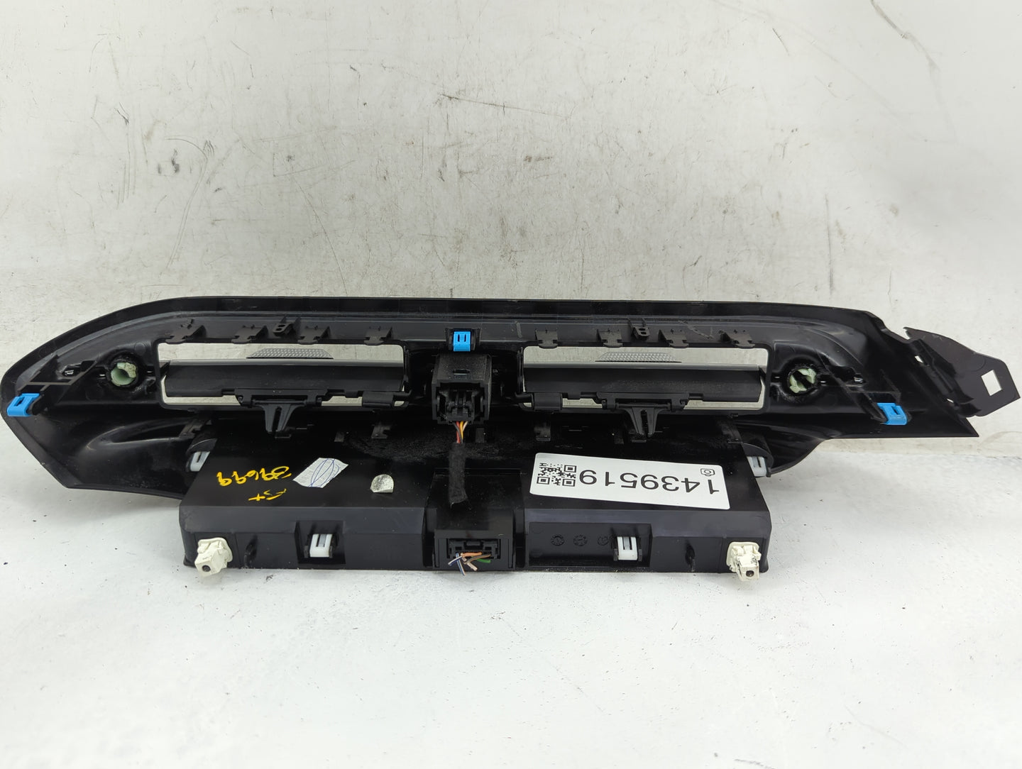 2023 Aftermarket Hornet Climate Control Module Temperature AC/Heater Replacement P/N:12449-000 Fits OEM Used Auto Parts - Oe