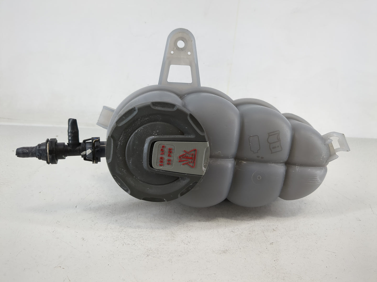 2021-2021 Audi A4 Radiator Coolant Overflow Expansion Tank Bottle - Oemusedautoparts1.com