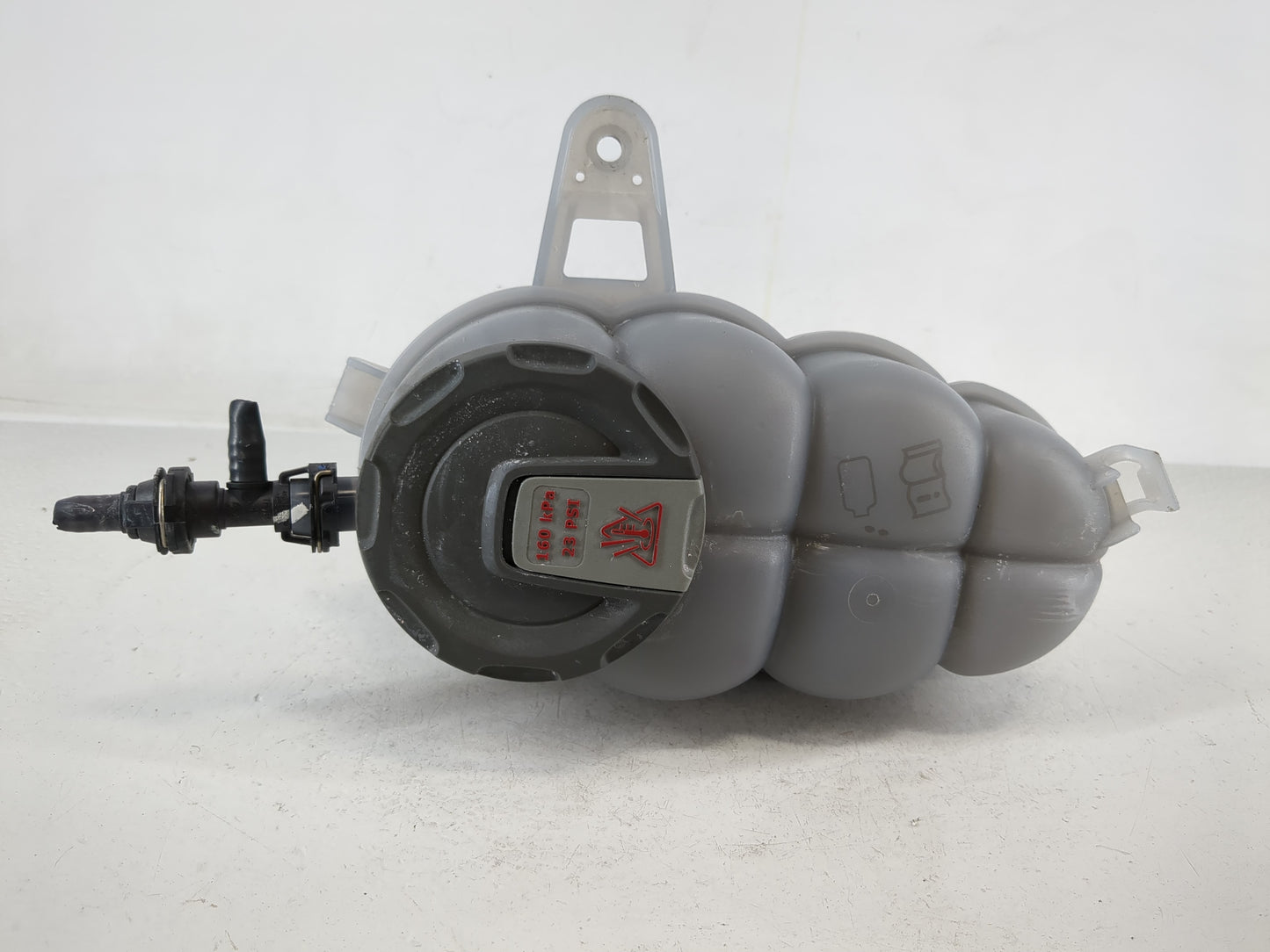 2021-2021 Audi A4 Radiator Coolant Overflow Expansion Tank Bottle - Oemusedautoparts1.com