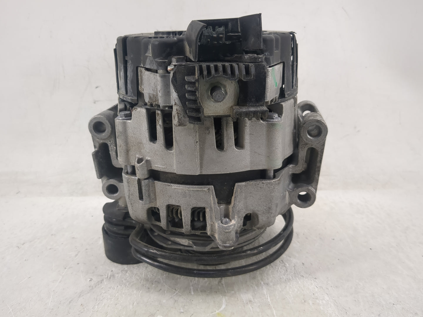 2021 Audi Q5 Alternator Replacement Generator Charging Assembly Engine OEM P/N:2721457E Fits OEM Used Auto Parts - Oemusedau