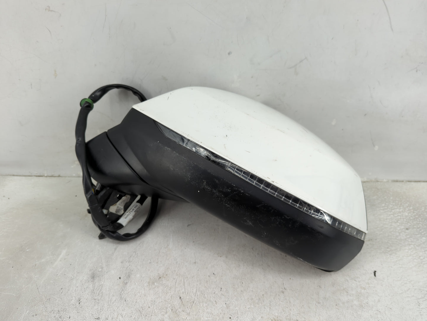 2018-2021 Audi Q5 Driver Side View Mirror - Left Door Mirror OEM Used - Oemusedautoparts1.com