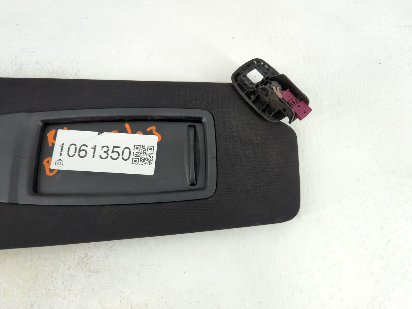 2023 Bmw 524td Sun Visor Shade Replacement Passenger Right Mirror Fits OEM Used Auto Parts - Oemusedautoparts1.com