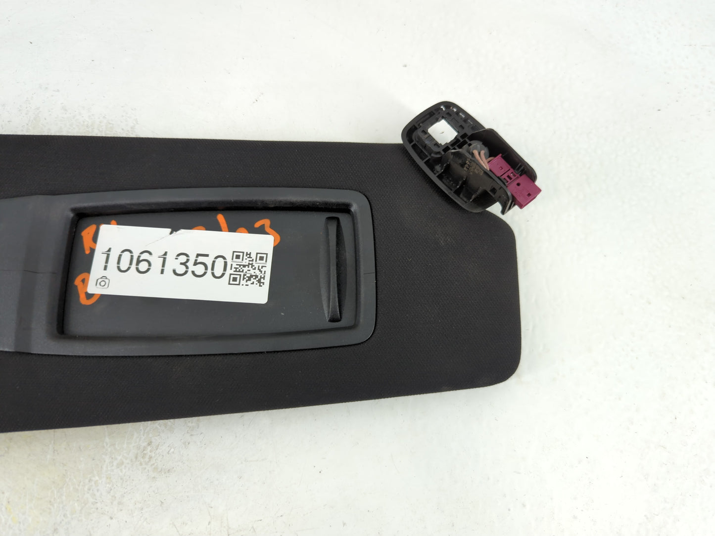 2023 Bmw 524td Sun Visor Shade Replacement Passenger Right Mirror Fits OEM Used Auto Parts - Oemusedautoparts1.com