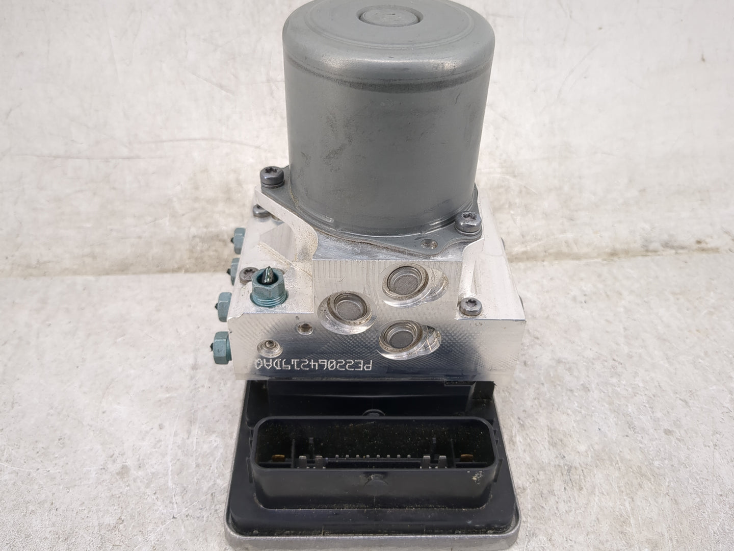 2023 Bmw X3 ABS Pump Control Module Replacement P/N:5A5F9F4 01 Fits OEM Used Auto Parts - Oemusedautoparts1.com