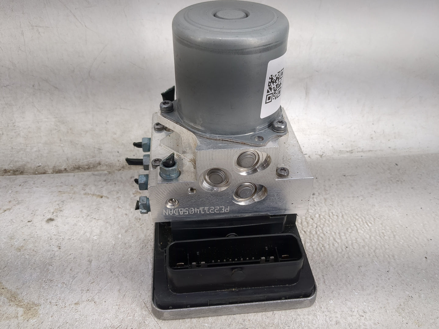 2023 Bmw X3 ABS Pump Control Module Replacement P/N:5A5F9F4 01 Fits OEM Used Auto Parts - Oemusedautoparts1.com