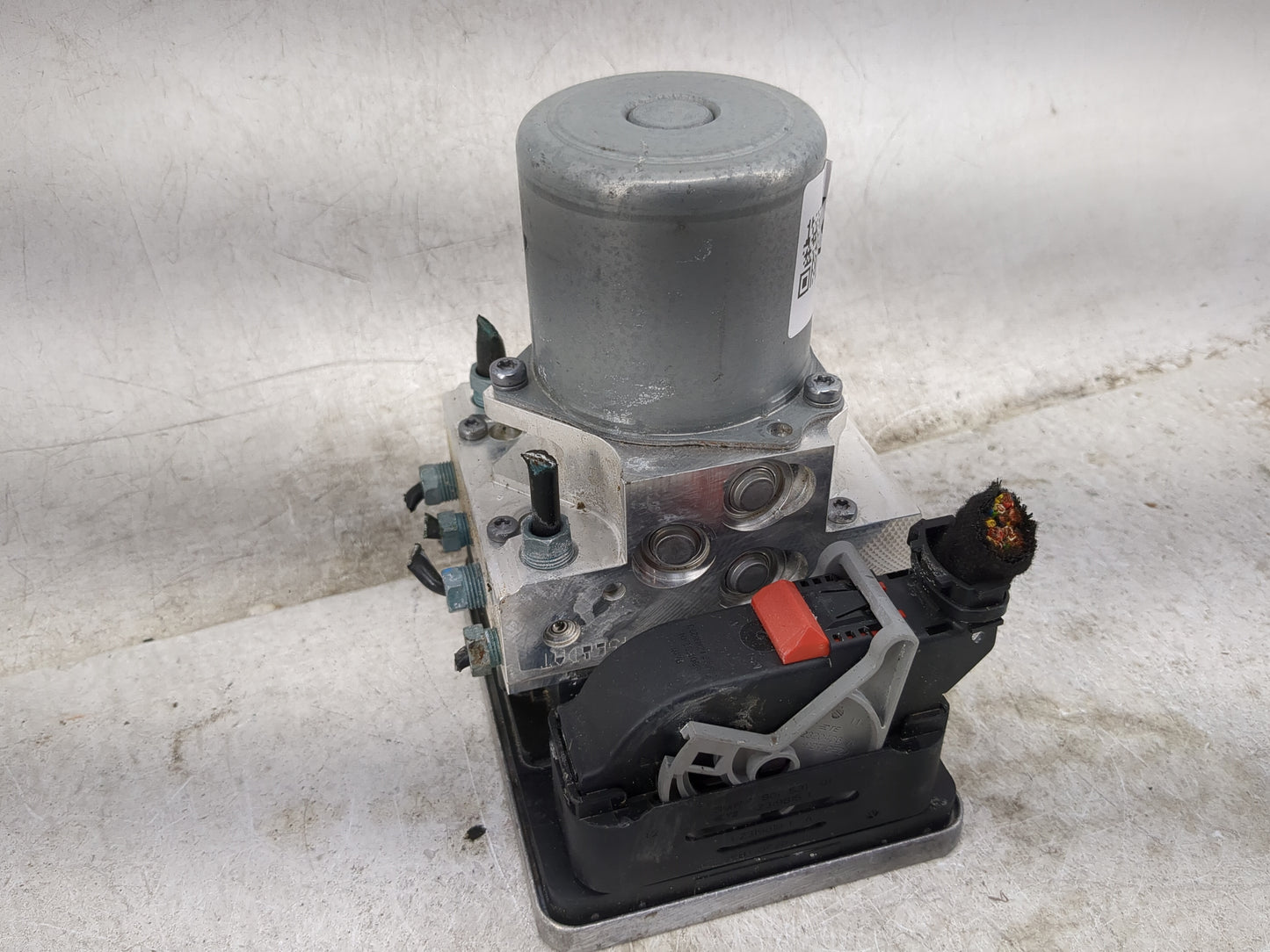 2023 Bmw X3 ABS Pump Control Module Replacement P/N:5A5F9F4 01 Fits OEM Used Auto Parts - Oemusedautoparts1.com