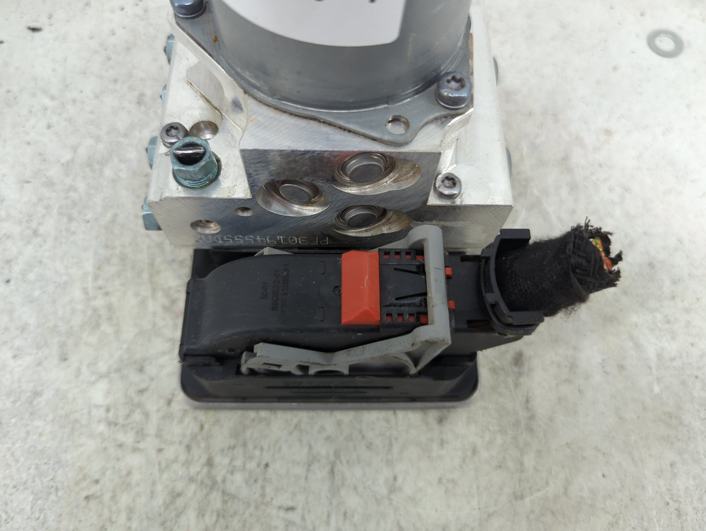 2023 Bmw X3 ABS Pump Control Module Replacement P/N:6SAF9F201 5A0F9F201, 34525A0F9F2, 34525A5F9F201 Fits OEM Used Auto Parts