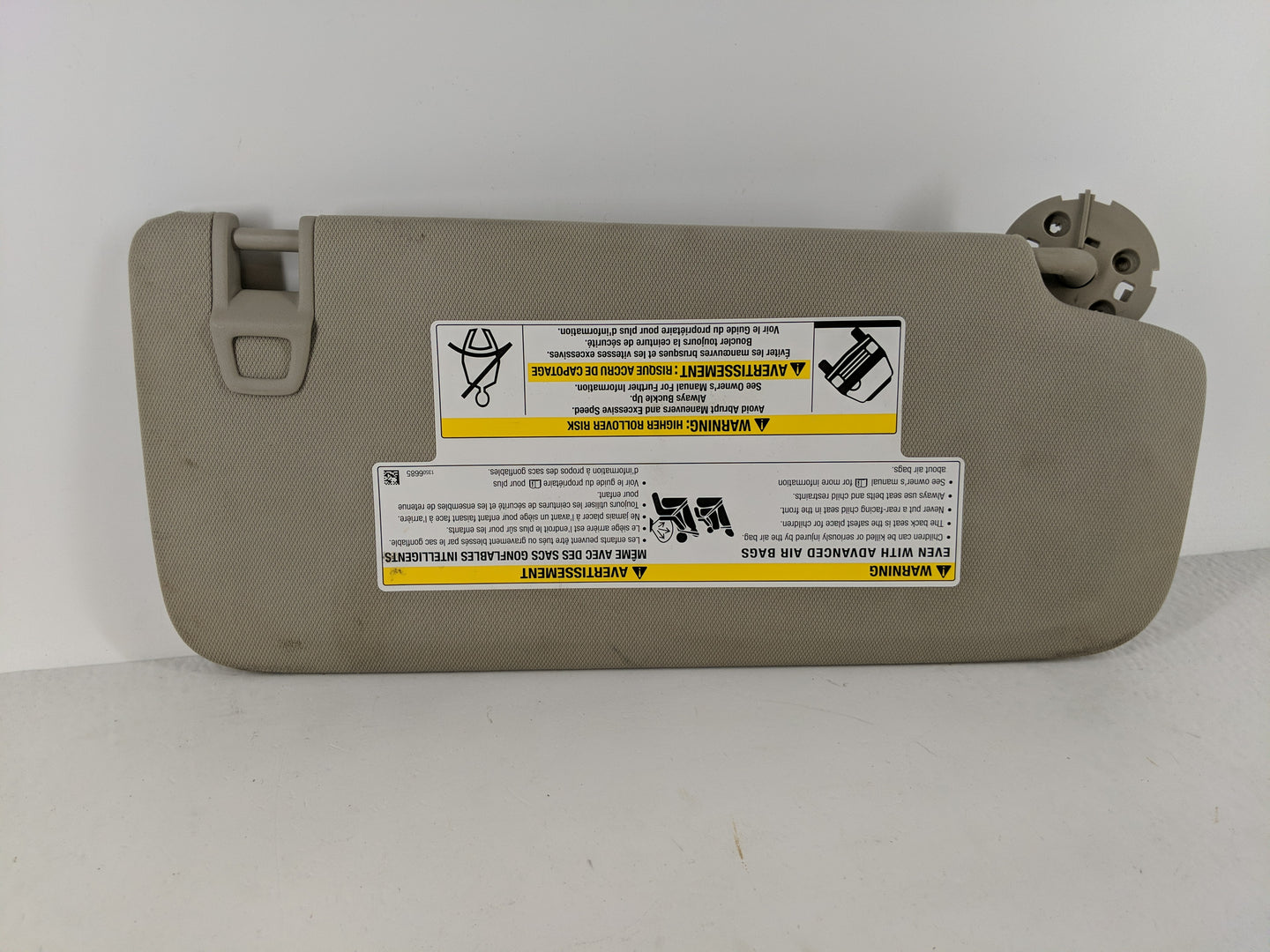 2020-2021 Buick Encore Sun Visor Shade Replacement Driver Left Mirror Fits Fits 2020 2021 OEM Used Auto Parts - Oemusedautop