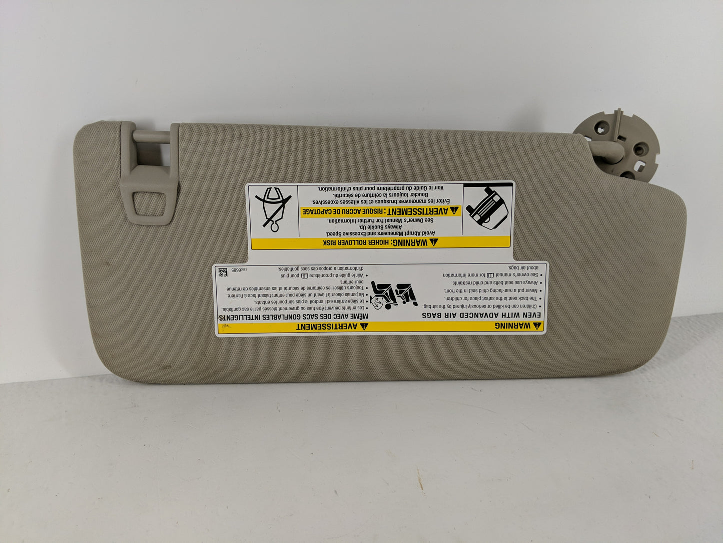 2020-2021 Buick Encore Sun Visor Shade Replacement Driver Left Mirror Fits Fits 2020 2021 OEM Used Auto Parts - Oemusedautop