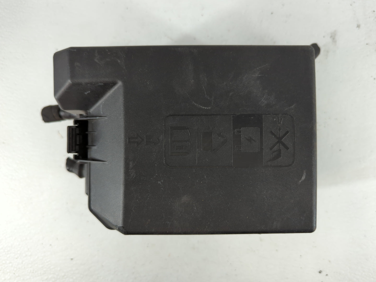 2020-2021 Buick Encore Fusebox Fuse Box Panel Relay Module P/N:0000114 30959L 42823945 Fits Fits 2020 2021 OEM Used Auto Par