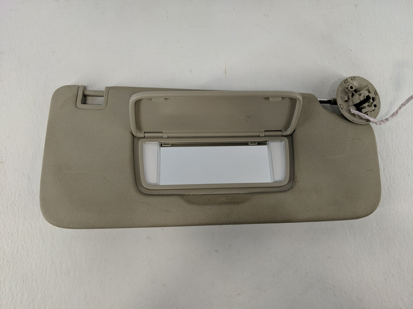 2020-2021 Buick Encore Gx Sun Visor Shade Replacement Passenger Right Mirror Fits Fits 2020 2021 OEM Used Auto Parts - Oemus