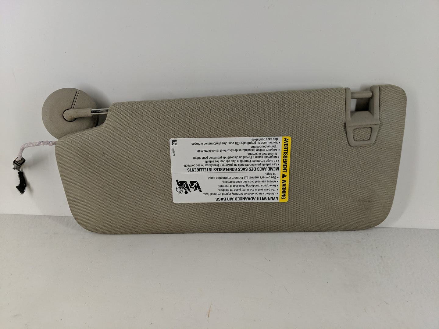 2020-2021 Buick Encore Gx Sun Visor Shade Replacement Passenger Right Mirror Fits Fits 2020 2021 OEM Used Auto Parts - Oemus