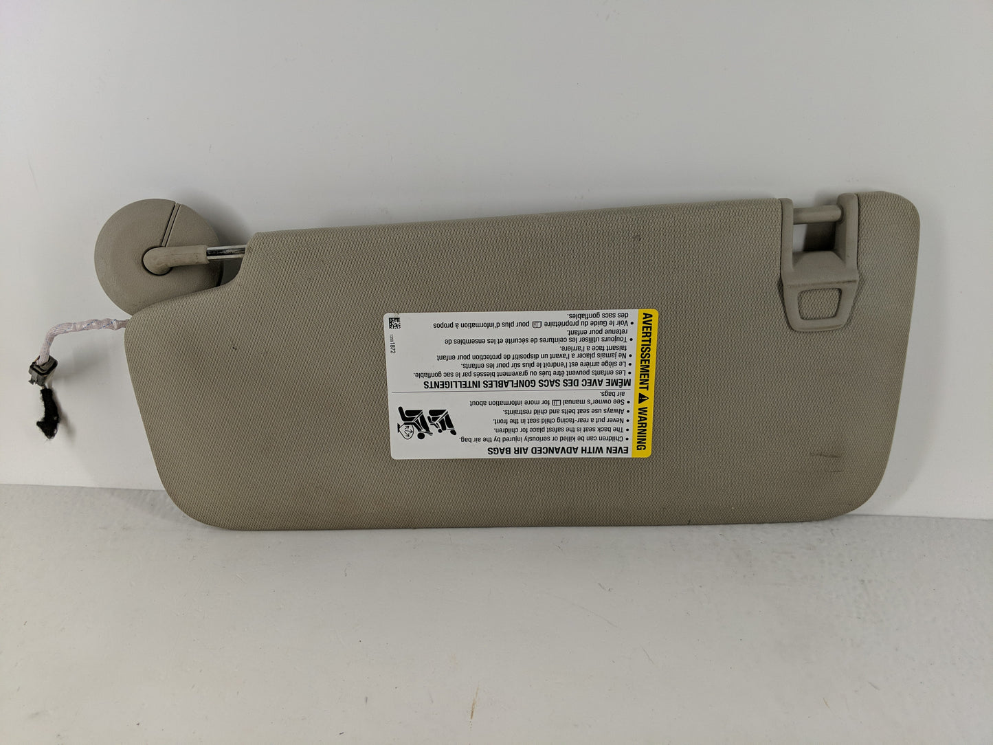 2020-2021 Buick Encore Gx Sun Visor Shade Replacement Passenger Right Mirror Fits Fits 2020 2021 OEM Used Auto Parts - Oemus