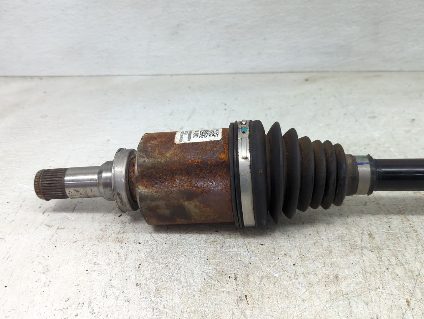 2020-2021 Buick Encore Gx Axle Shaft Front Driver Cv C/v - Oemusedautoparts1.com