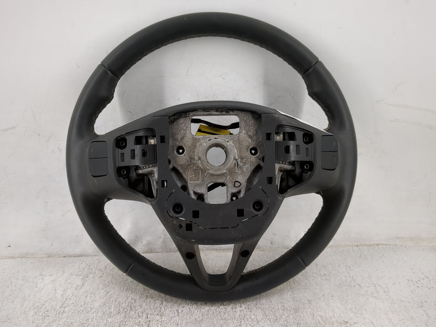 2023 Buick Encore Gx Steering Wheel Oem - Oemusedautoparts1.com