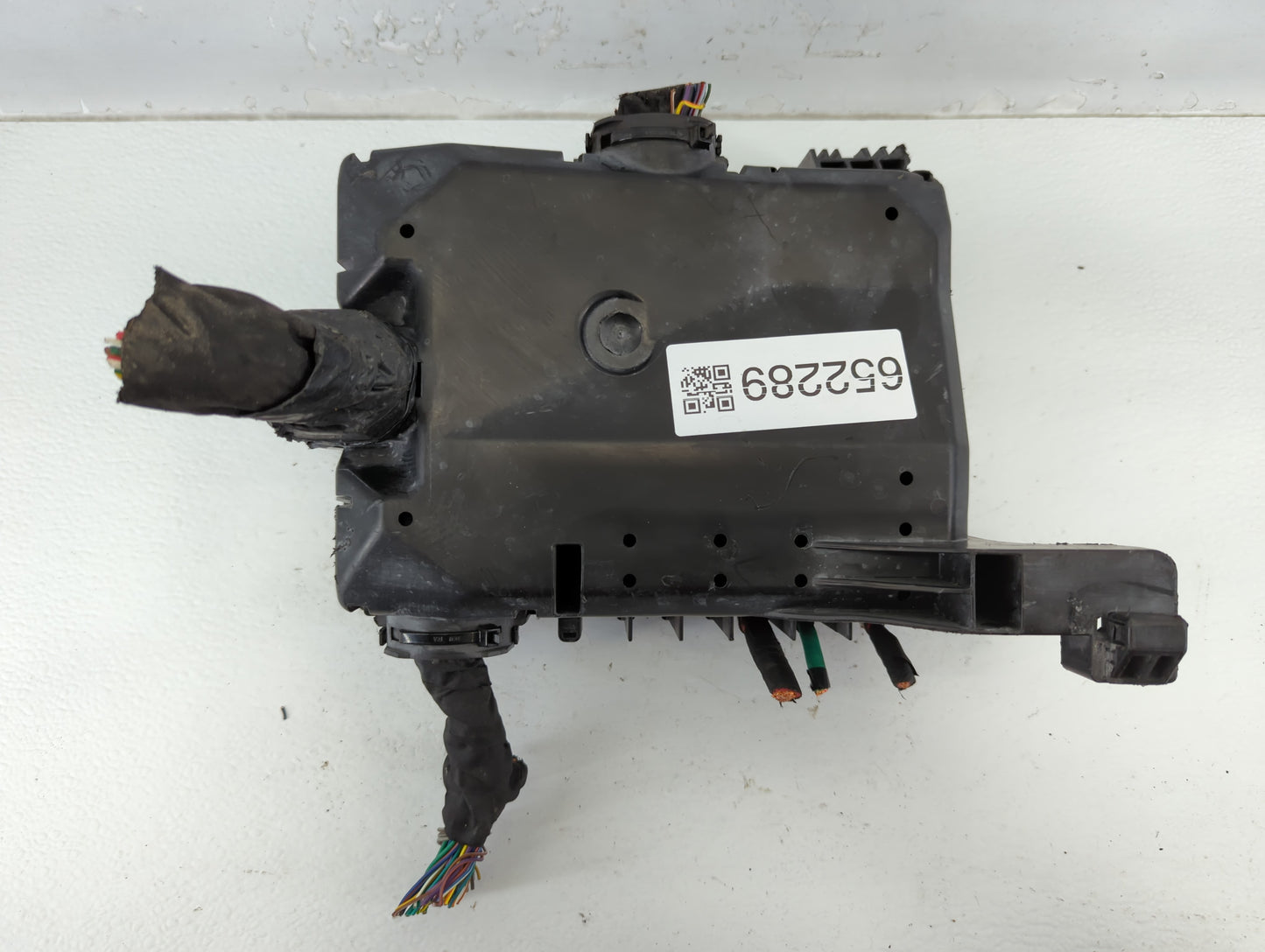 2020-2021 Buick Encore Gx Fusebox Fuse Box Panel Relay Module P/N:FU5T14A068EB Fits Fits 2020 2021 OEM Used Auto Parts - Oem