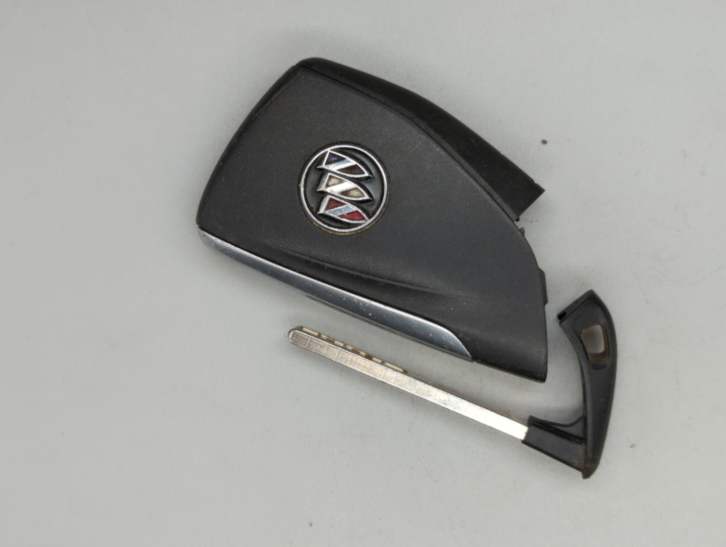 Buick Envision Keyless Entry Remote Fob YG0G21TB2 13537970  5 buttons - Oemusedautoparts1.com