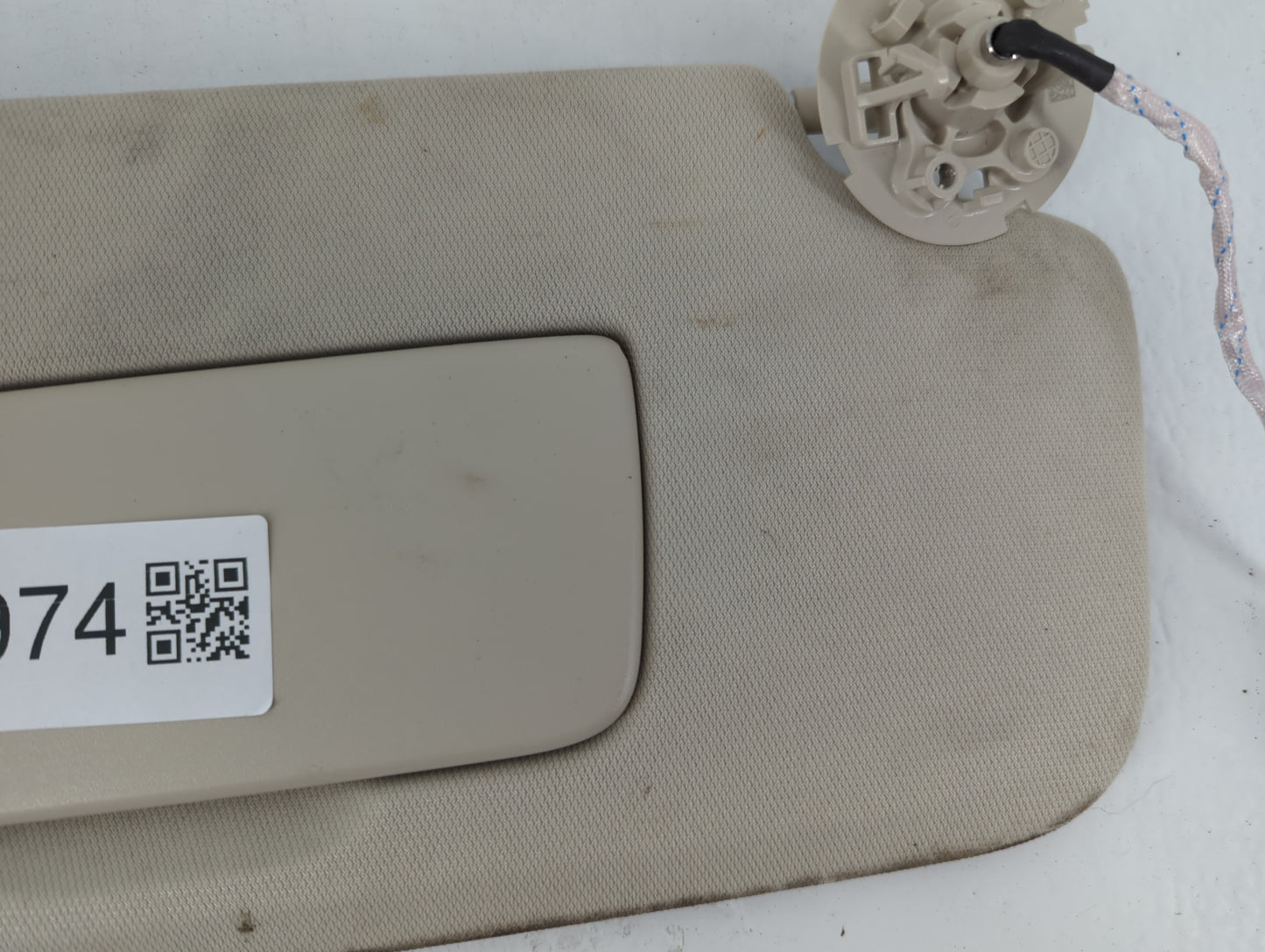 2021-2022 Buick Envision Sun Visor Shade Replacement Passenger Right Mirror Fits Fits 2021 2022 OEM Used Auto Parts - Oemuse