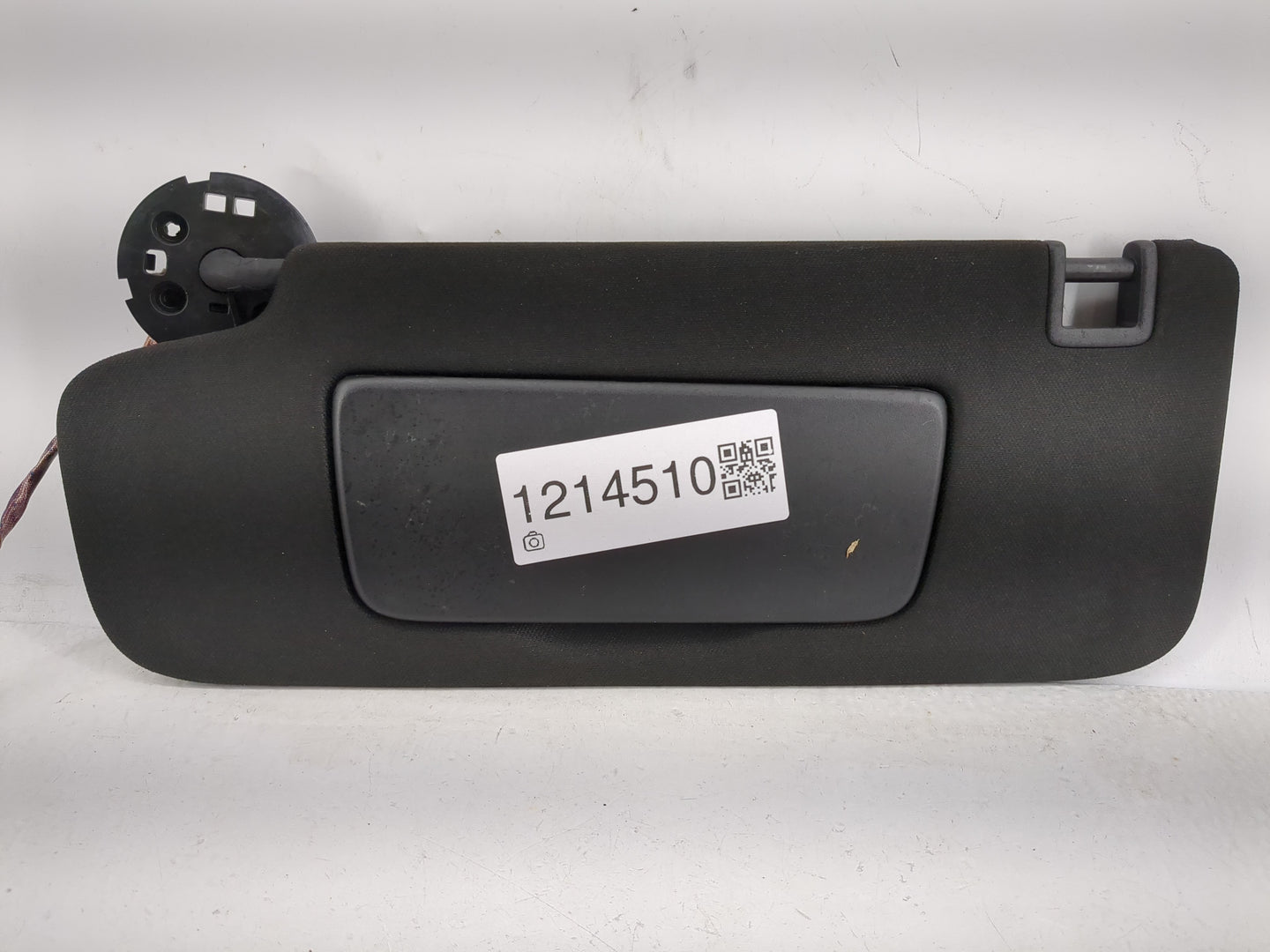 2020 Cadillac Ct5 Sun Visor Shade Replacement Driver Left Mirror Fits OEM Used Auto Parts - Oemusedautoparts1.com