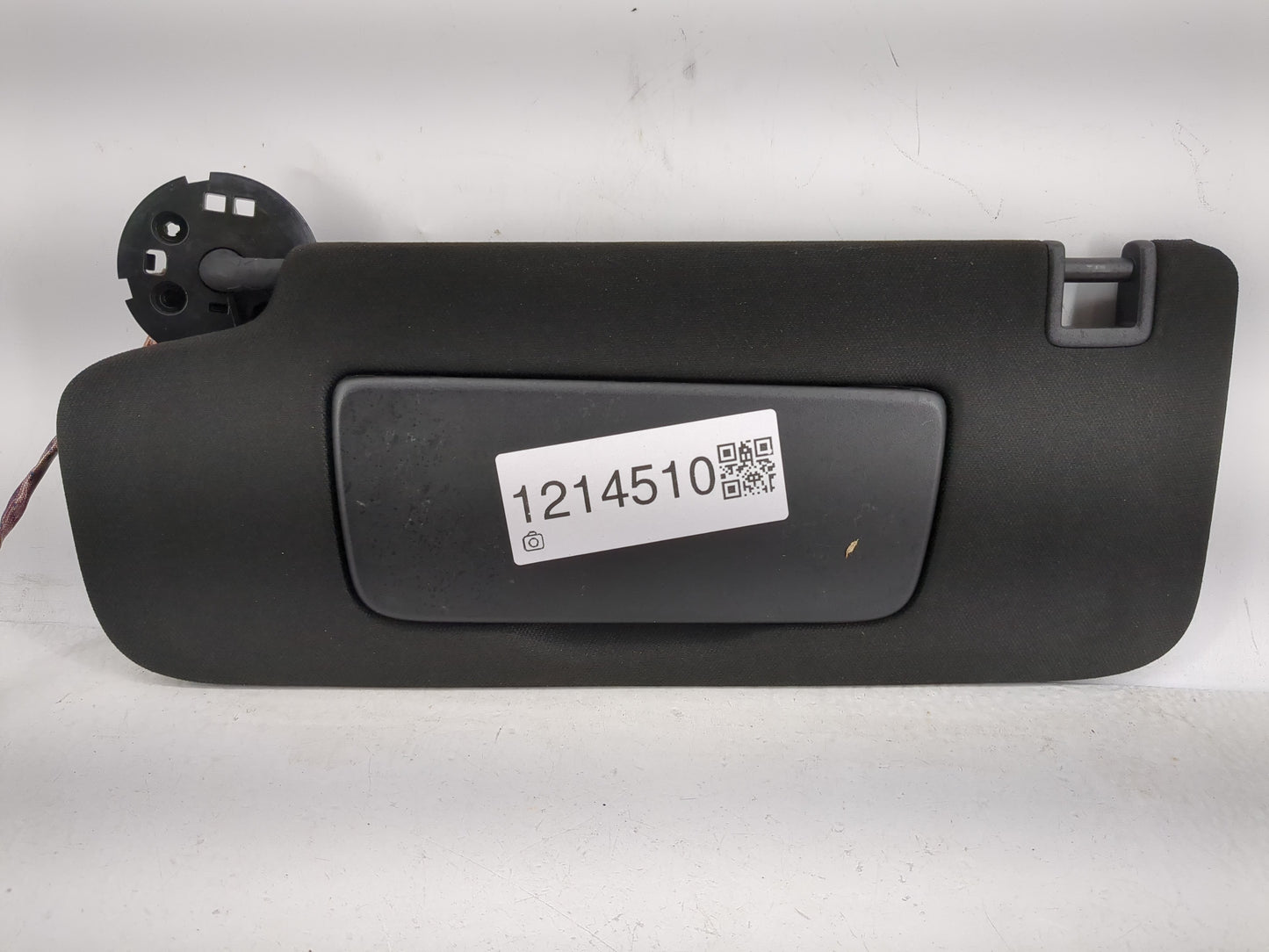 2020 Cadillac Ct5 Sun Visor Shade Replacement Driver Left Mirror Fits OEM Used Auto Parts - Oemusedautoparts1.com