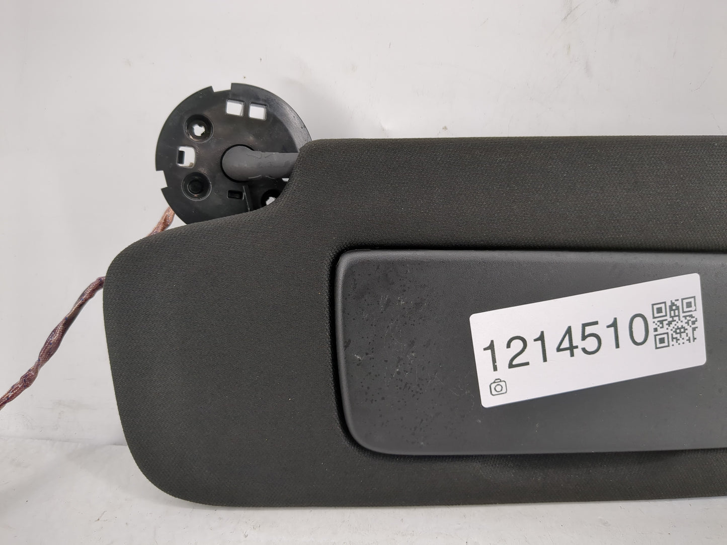 2020 Cadillac Ct5 Sun Visor Shade Replacement Driver Left Mirror Fits OEM Used Auto Parts - Oemusedautoparts1.com