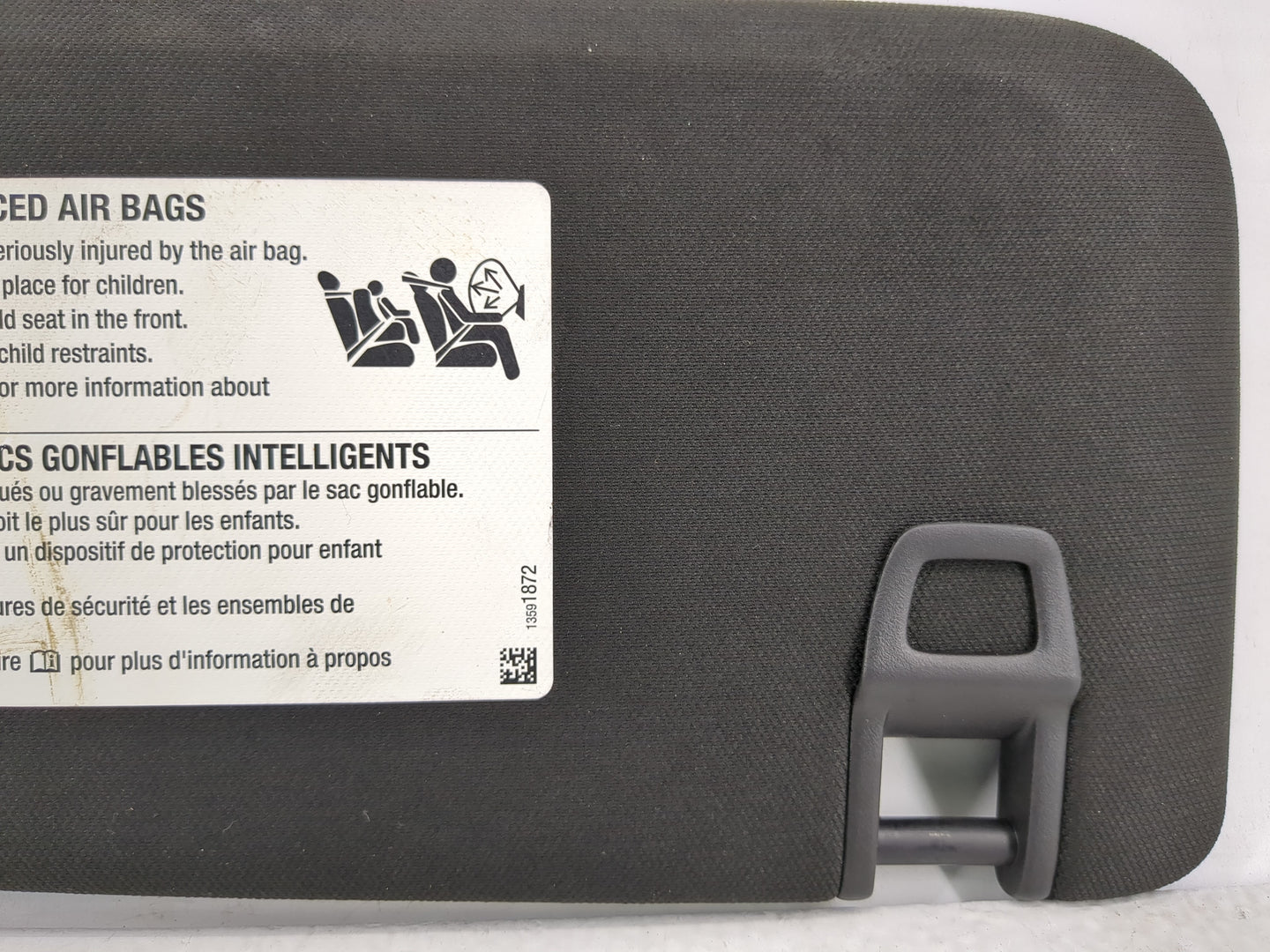 2020 Cadillac Ct5 Sun Visor Shade Replacement Driver Left Mirror Fits OEM Used Auto Parts - Oemusedautoparts1.com