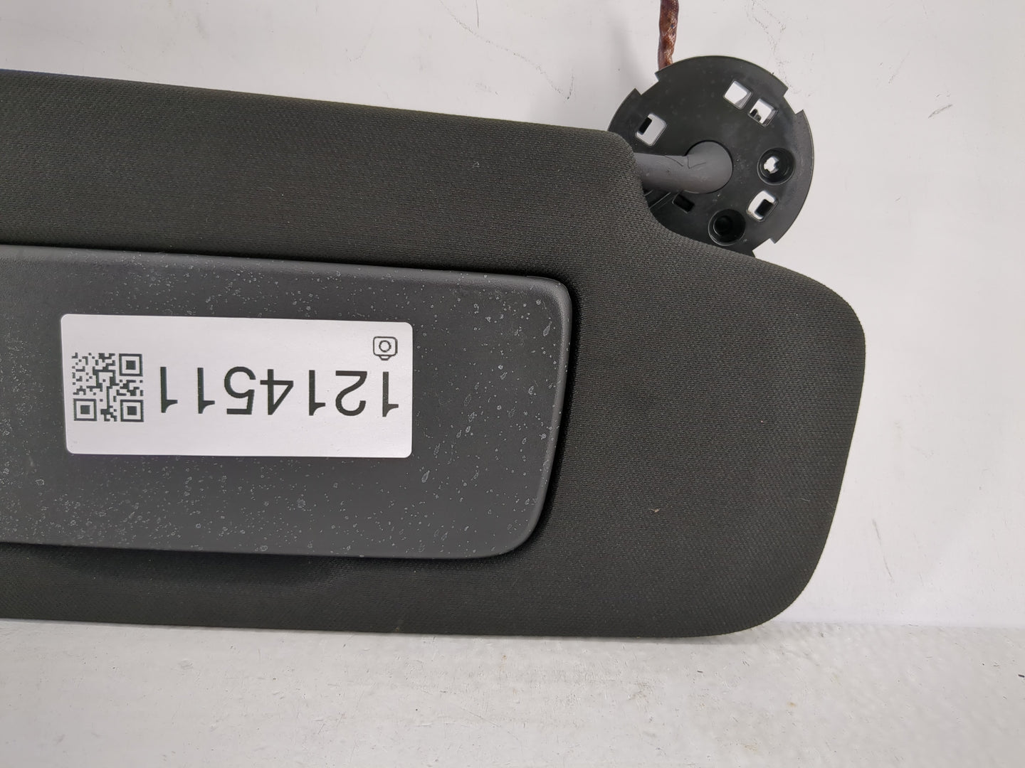 2020 Cadillac Ct5 Sun Visor Shade Replacement Passenger Right Mirror Fits OEM Used Auto Parts - Oemusedautoparts1.com