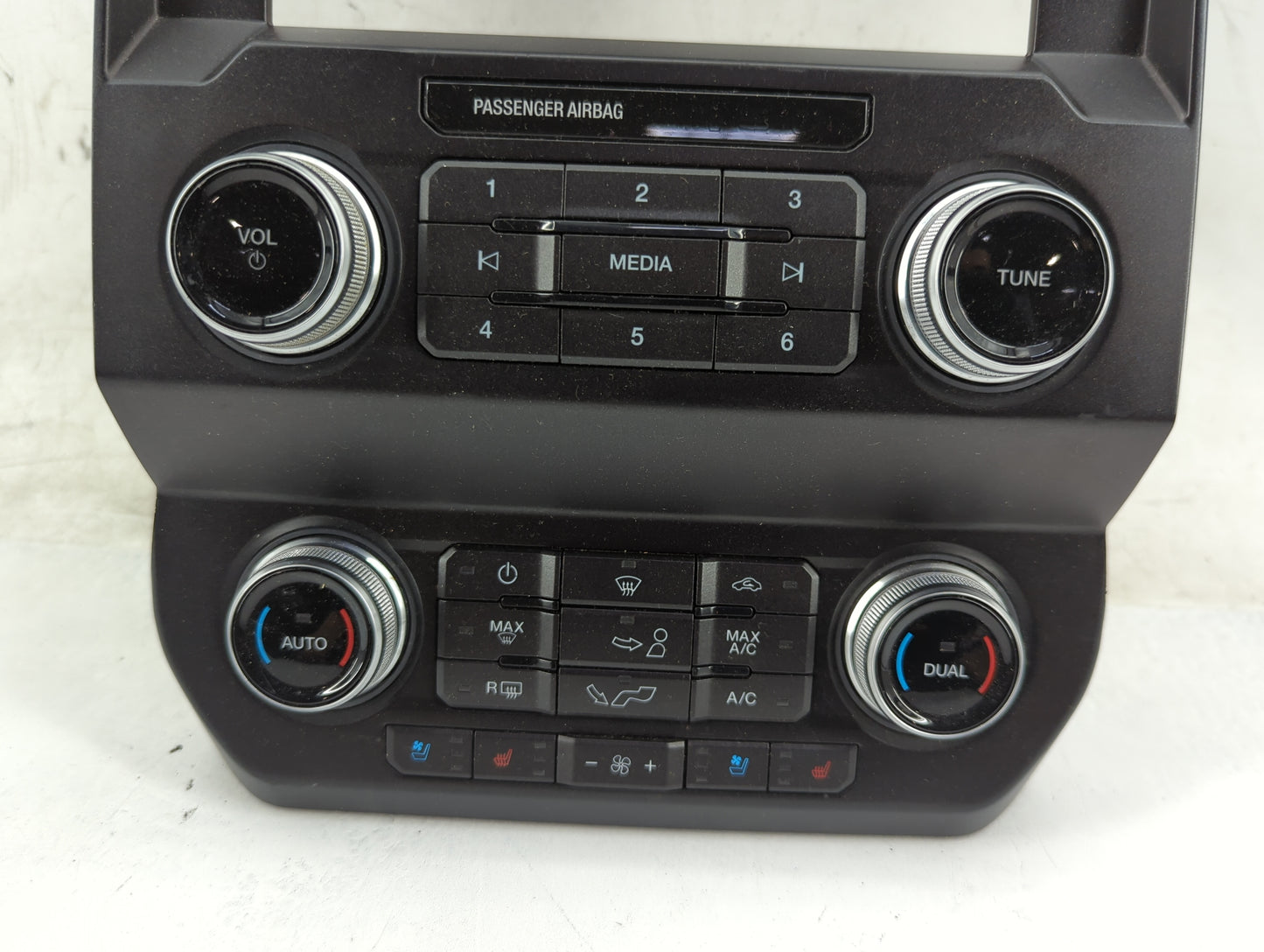 2023 Cadillac Lyriq Climate Control Module Temperature AC/Heater Replacement P/N:KL3T-18E245-BDD 17027593-04 Fits OEM Used A