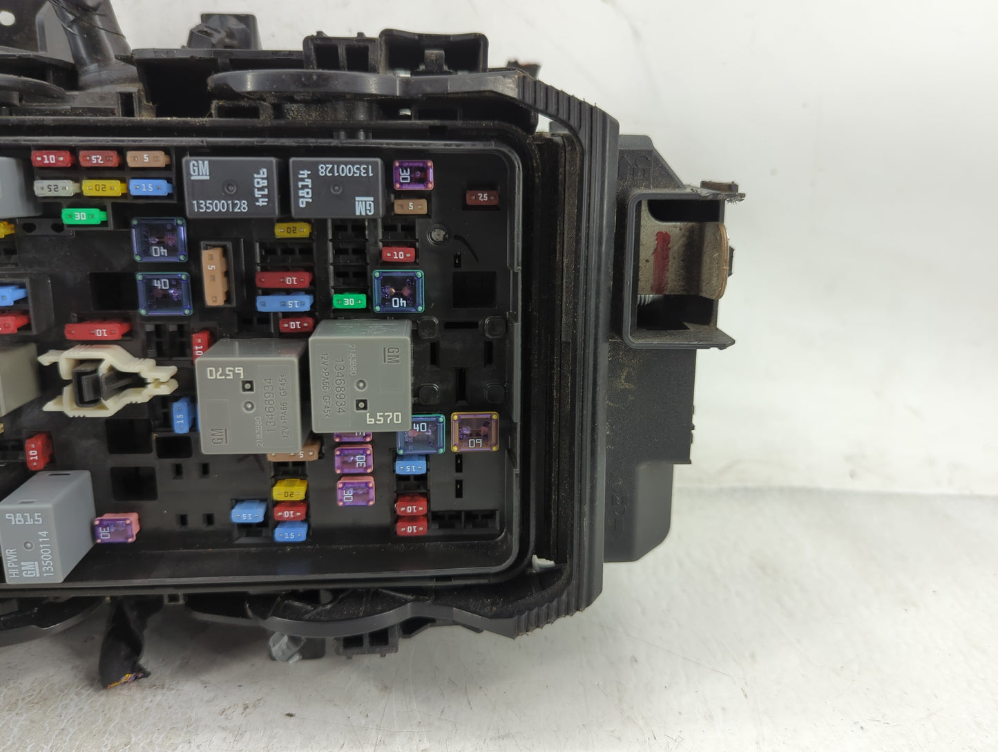 2023 Cadillac Xt4 Fusebox Fuse Box Panel Relay Module Fits OEM Used Auto Parts - Oemusedautoparts1.com