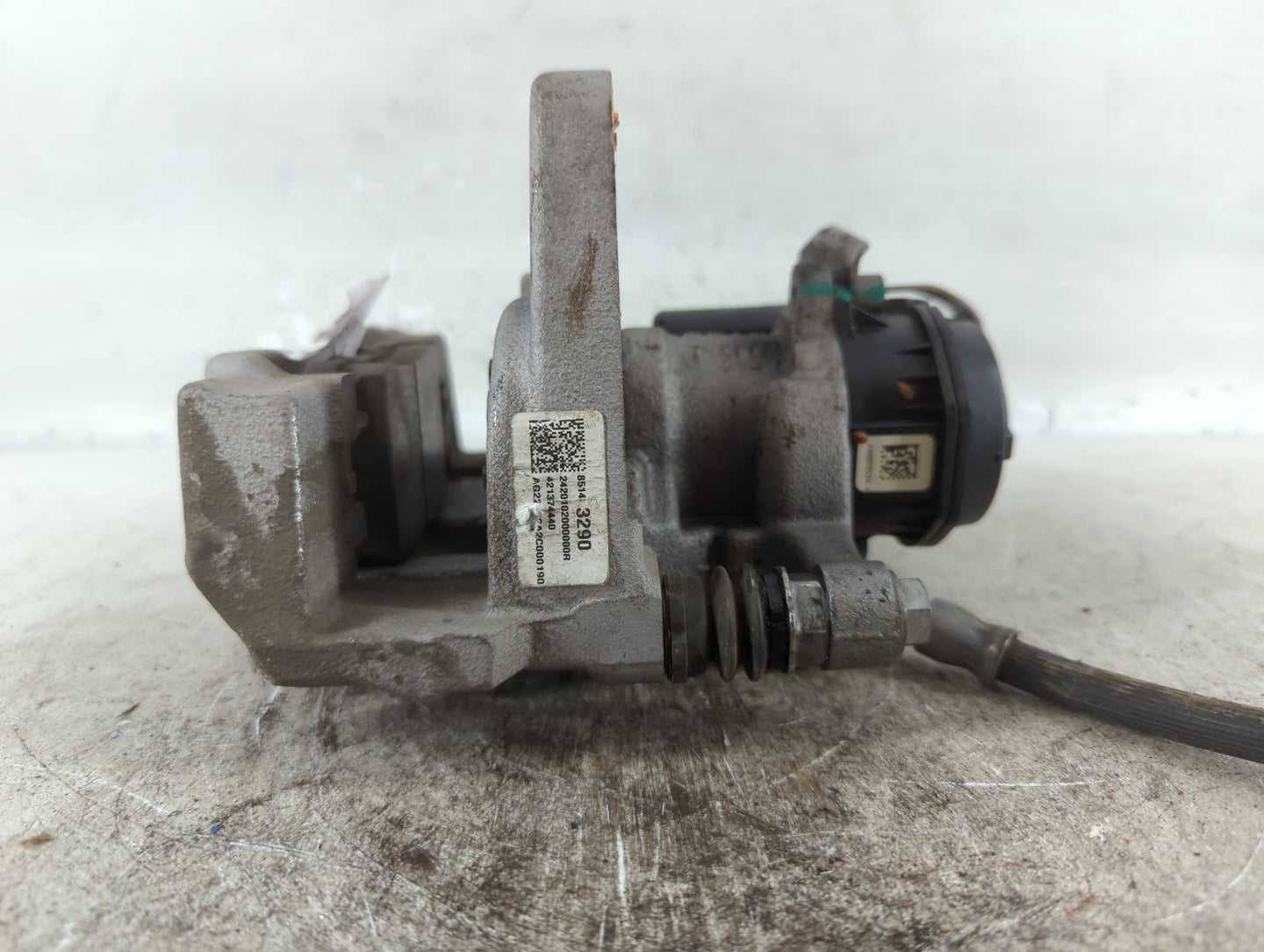 2020-2020 Cadillac Xt4 Front Driver Left Brake Caliper - Oemusedautoparts1.com