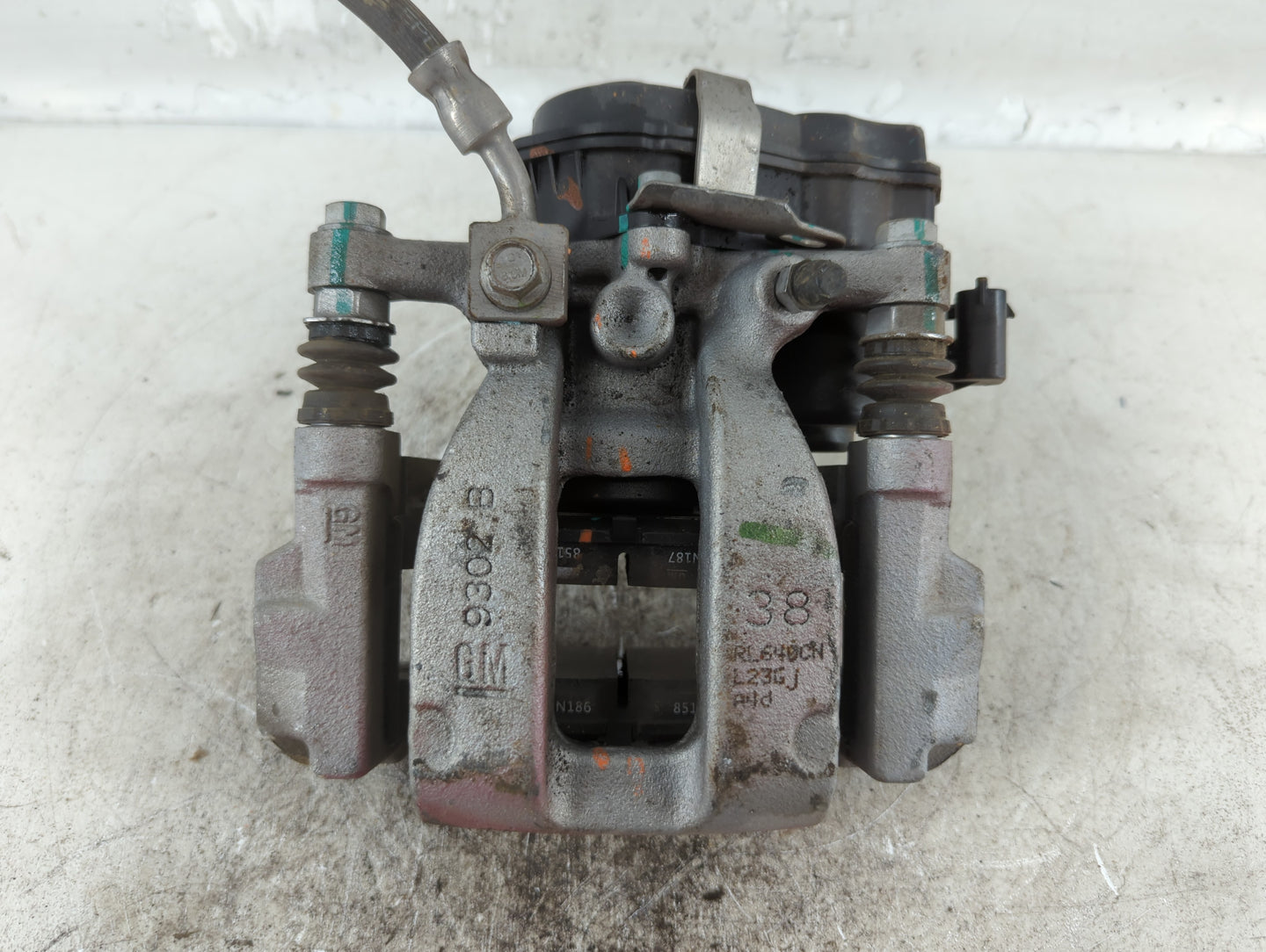 2020-2020 Cadillac Xt4 Front Driver Left Brake Caliper - Oemusedautoparts1.com