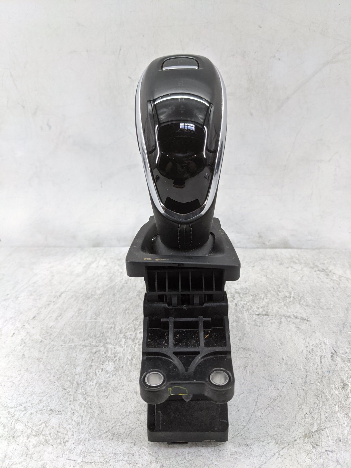 2023 Cadillac Xt5 Floor Console Assembly Shifter - Oemusedautoparts1.com