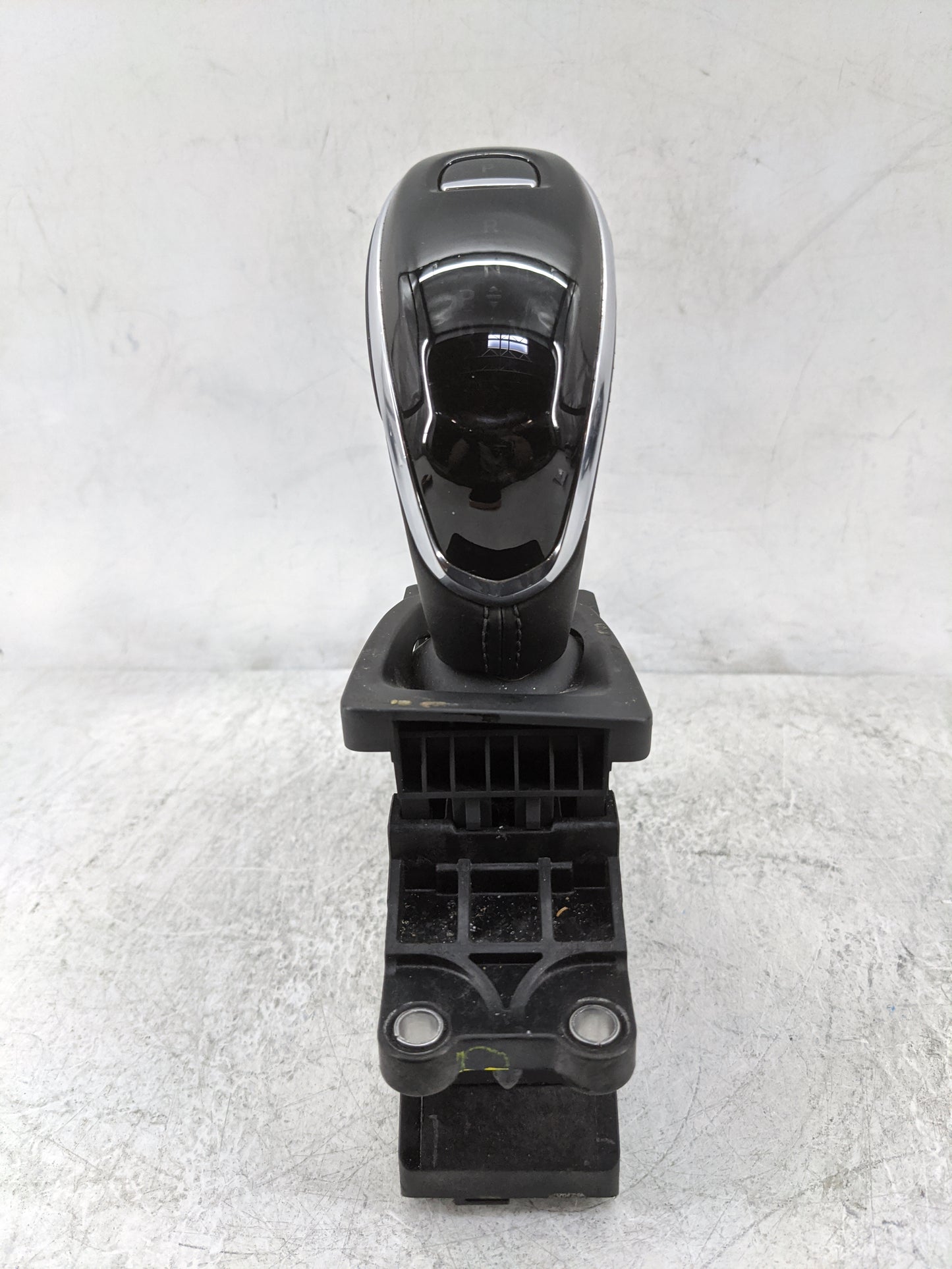 2023 Cadillac Xt5 Floor Console Assembly Shifter - Oemusedautoparts1.com