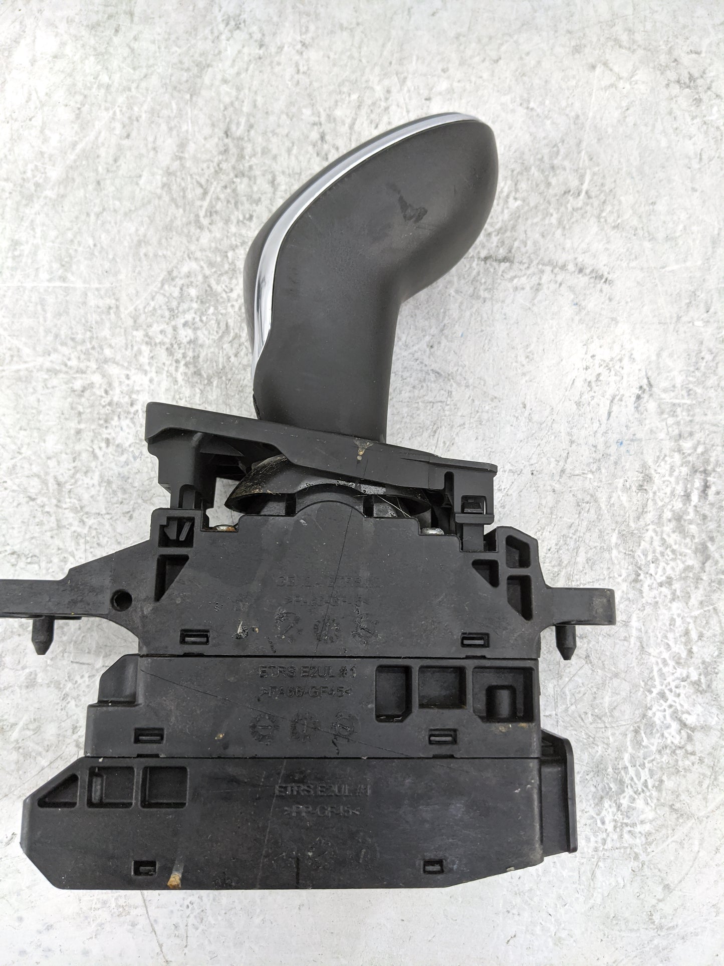 2023 Cadillac Xt5 Floor Console Assembly Shifter - Oemusedautoparts1.com