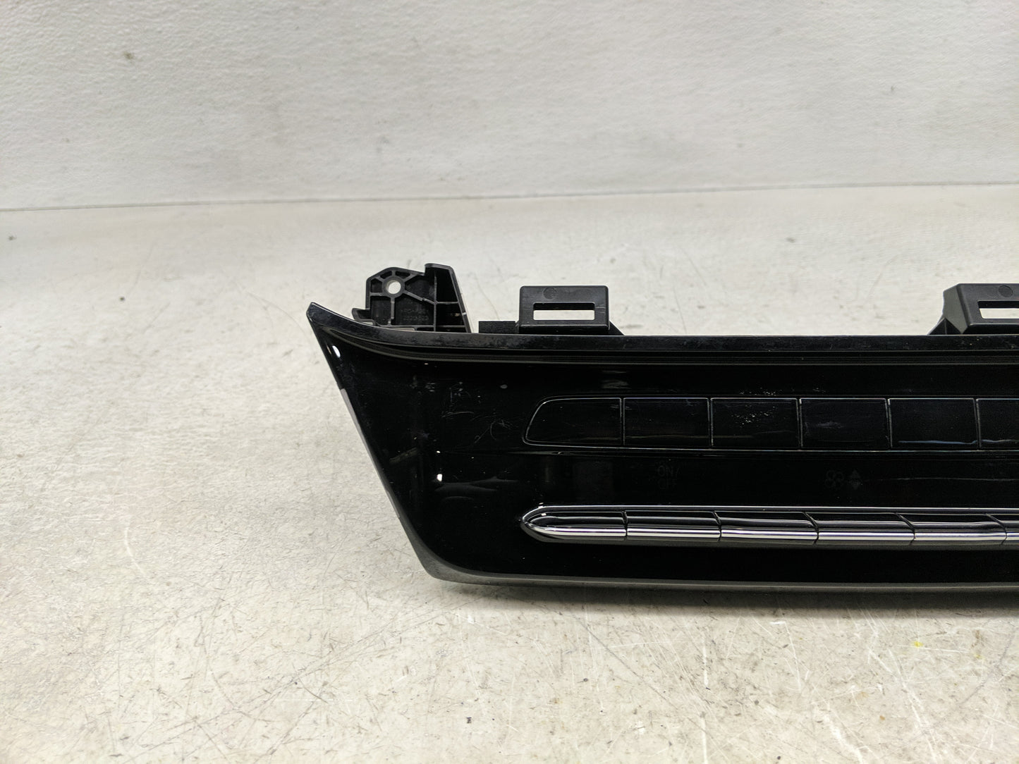2023 Chevrolet Bolt Ev Climate Control Module Temperature AC/Heater Replacement P/N:421271026 42768992 Fits OEM Used Auto Pa