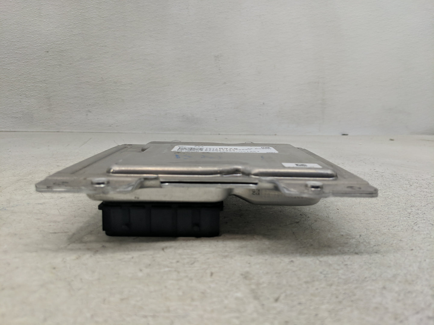 2023 Chevrolet Bolt Ev Body Control Module Bcm Inner Cabin Fuse Box - Oemusedautoparts1.com