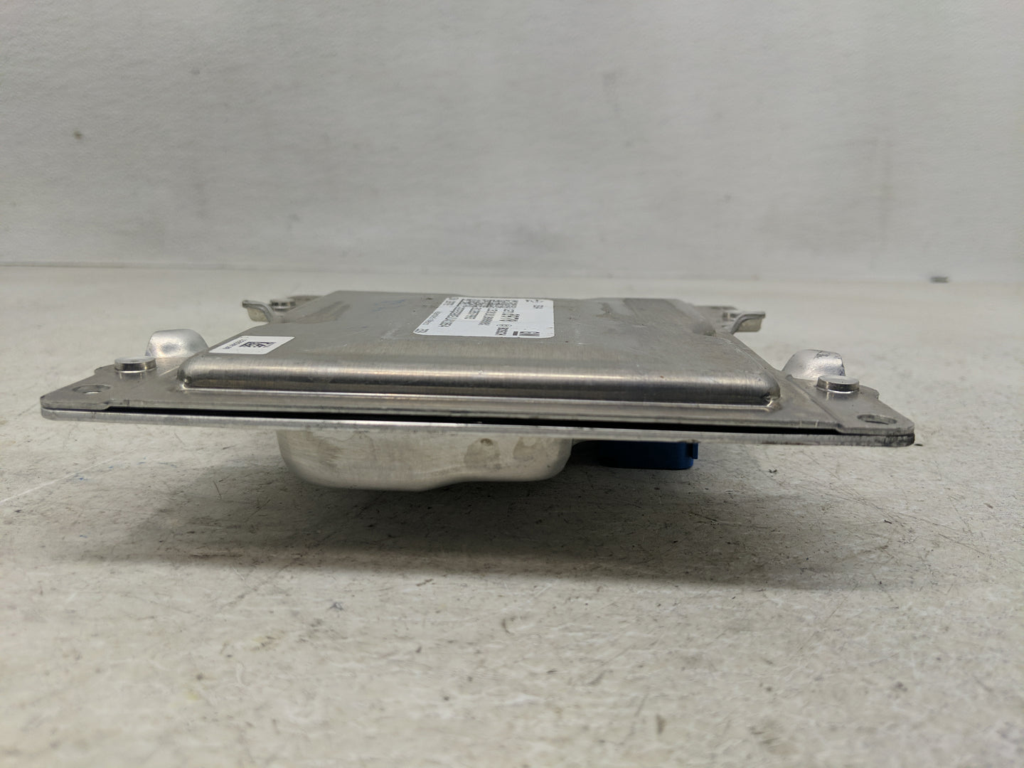 2023 Chevrolet Bolt Ev Body Control Module Bcm Inner Cabin Fuse Box - Oemusedautoparts1.com