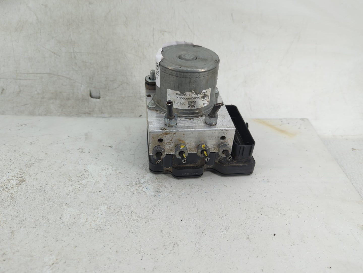 2023 Chevrolet Bolt Ev ABS Pump Control Module Replacement P/N:42781152 Fits OEM Used Auto Parts - Oemusedautoparts1.com