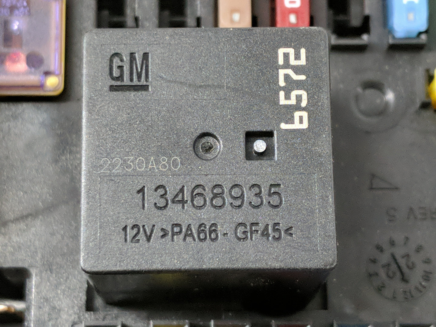 2021 Chevrolet Camaro Fusebox Fuse Box Panel Relay Module P/N:13468935 Fits OEM Used Auto Parts - Oemusedautoparts1.com