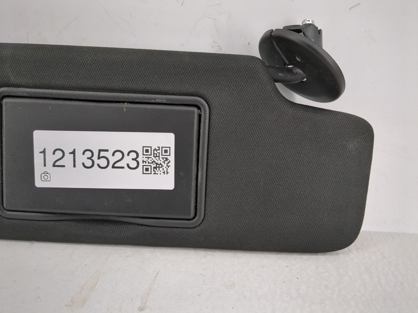 2021 Chevrolet Camaro Sun Visor Shade Replacement Passenger Right Mirror Fits OEM Used Auto Parts - Oemusedautoparts1.com