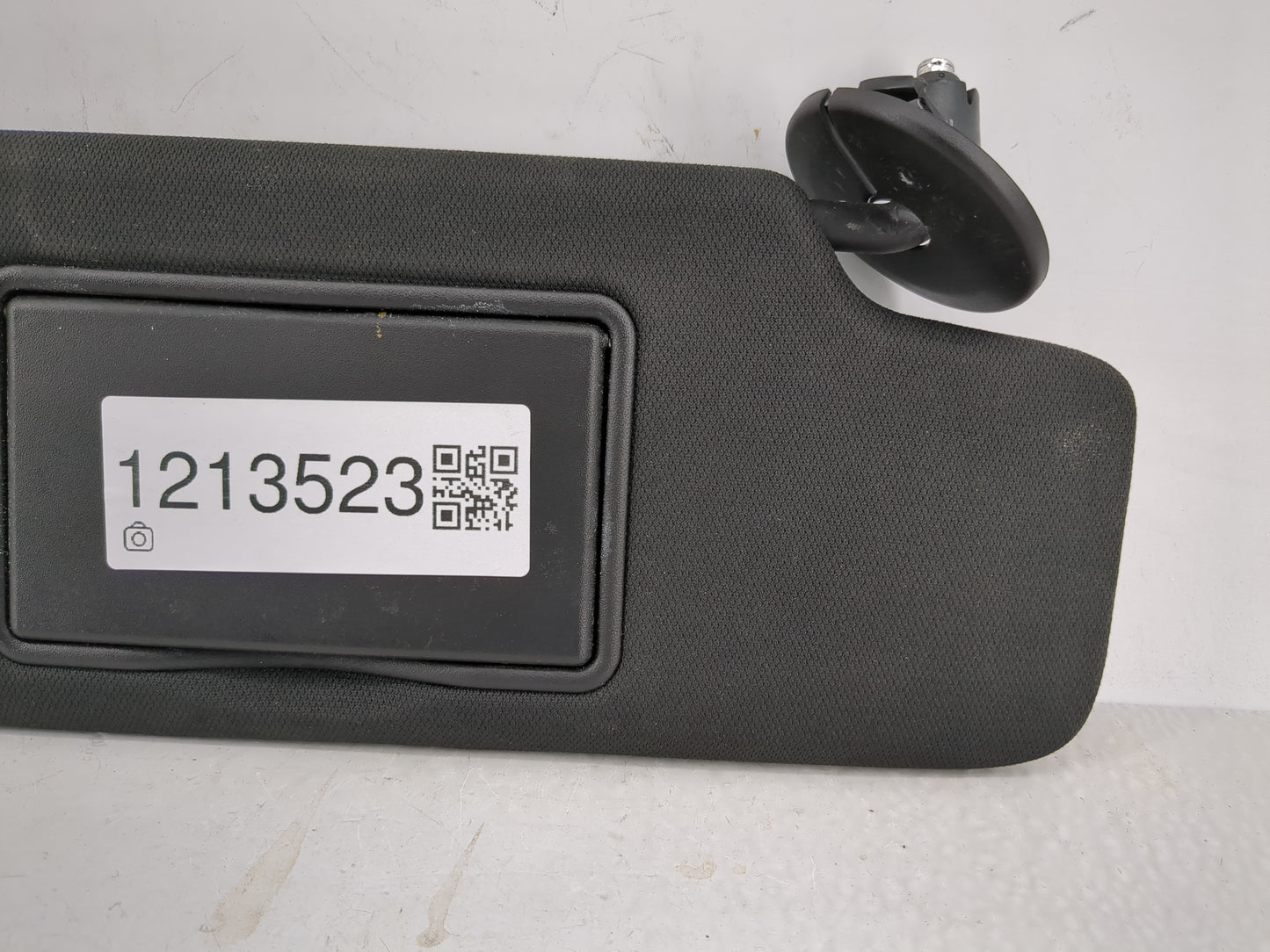 2021 Chevrolet Camaro Sun Visor Shade Replacement Passenger Right Mirror Fits OEM Used Auto Parts - Oemusedautoparts1.com