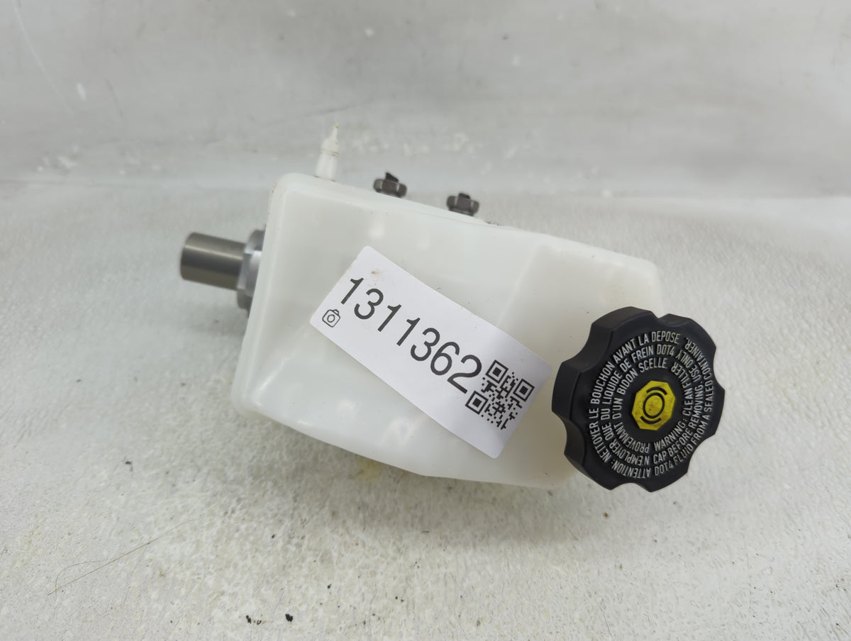 2021-2021 Chevrolet Camaro Brake Master Cylinder 1311362 - Oemusedautoparts1.com