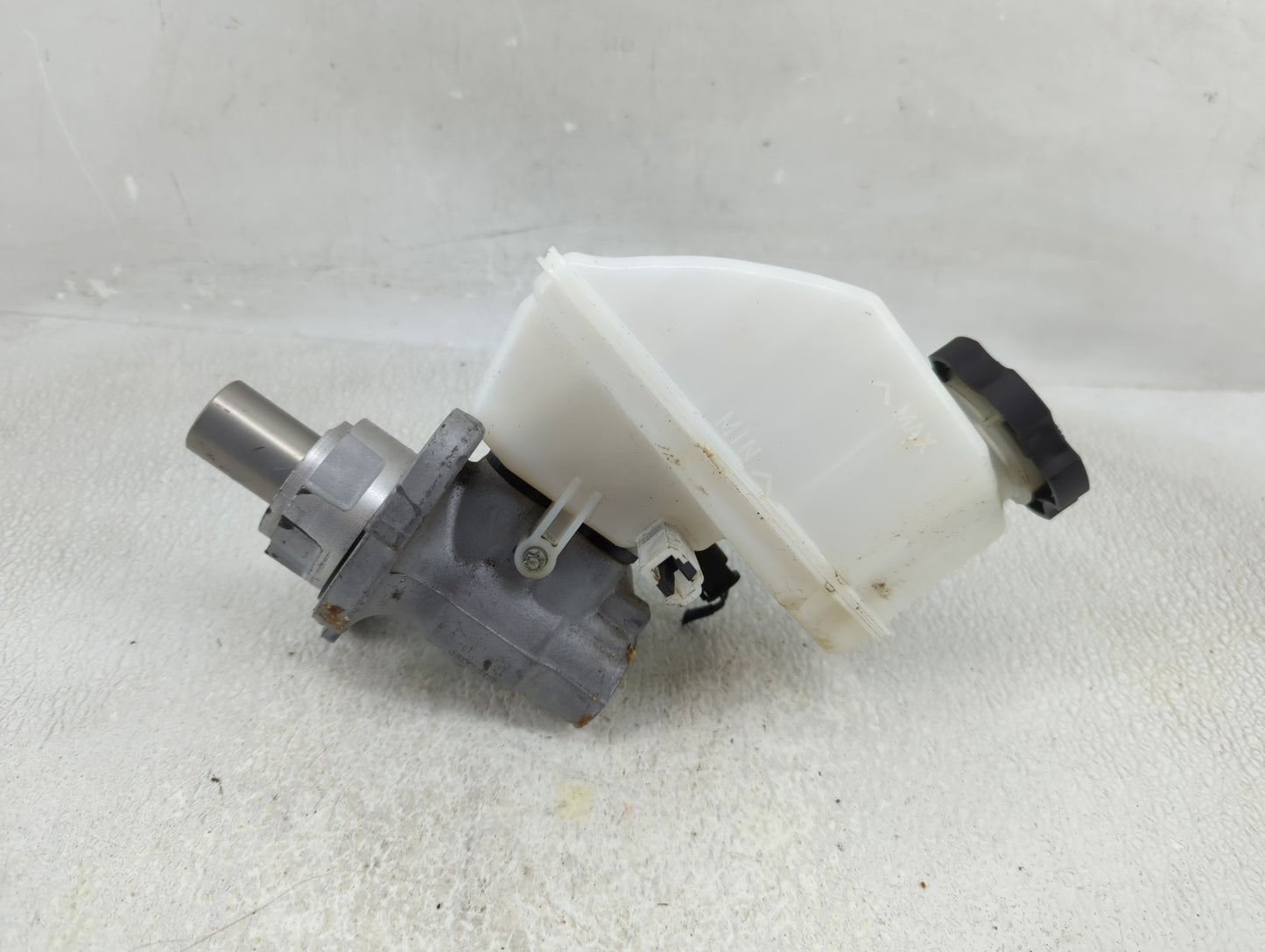 2021-2021 Chevrolet Camaro Brake Master Cylinder - Oemusedautoparts1.com